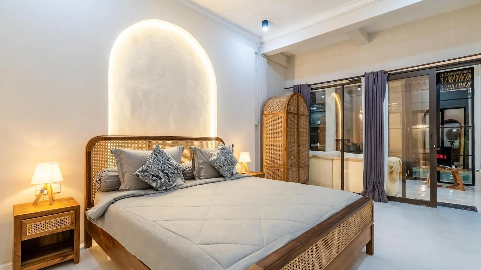 Villa Apollo - 4Br Private Villa In Seminyak