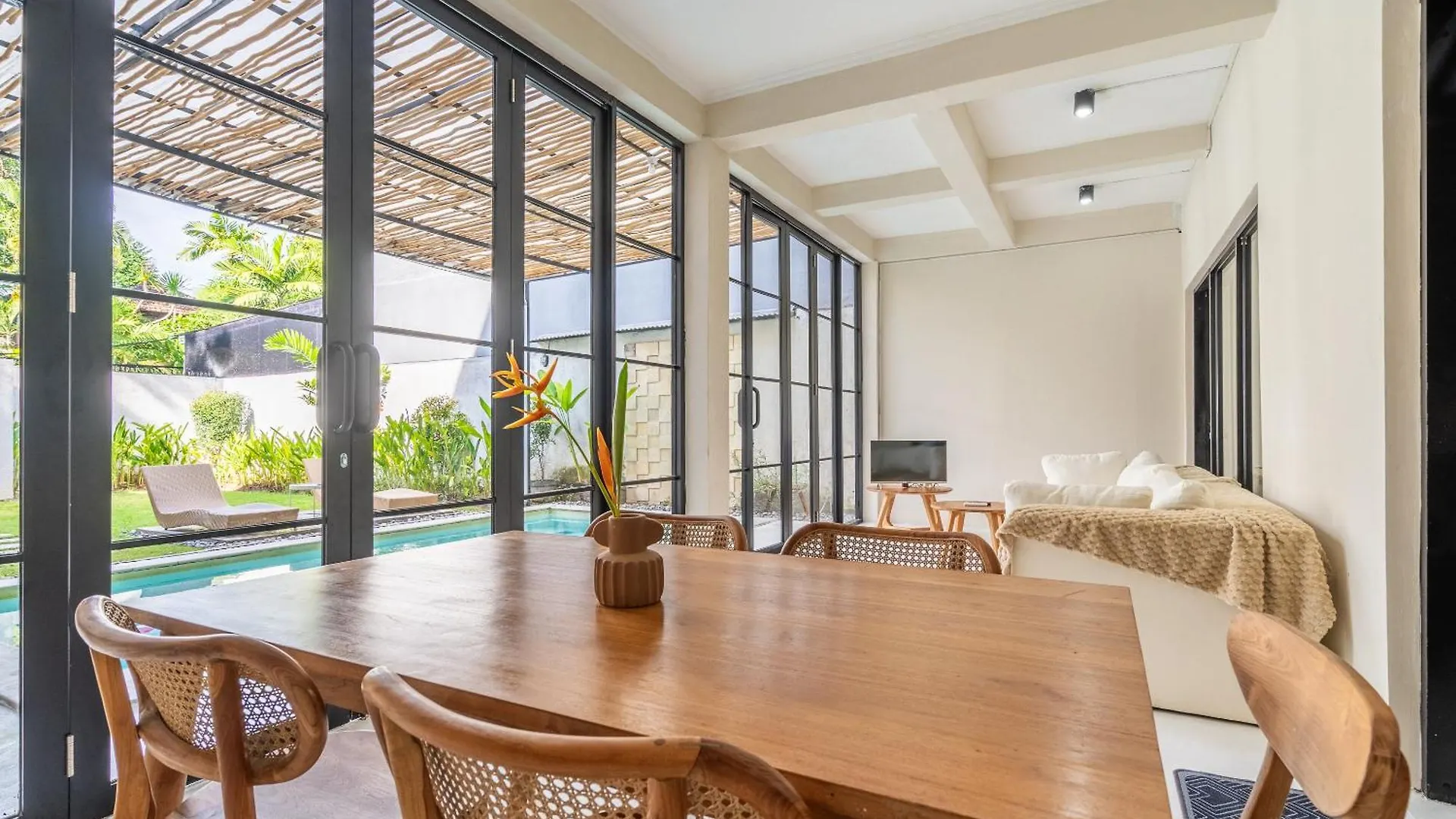 Villa Apollo - 4Br Private Villa In Seminyak