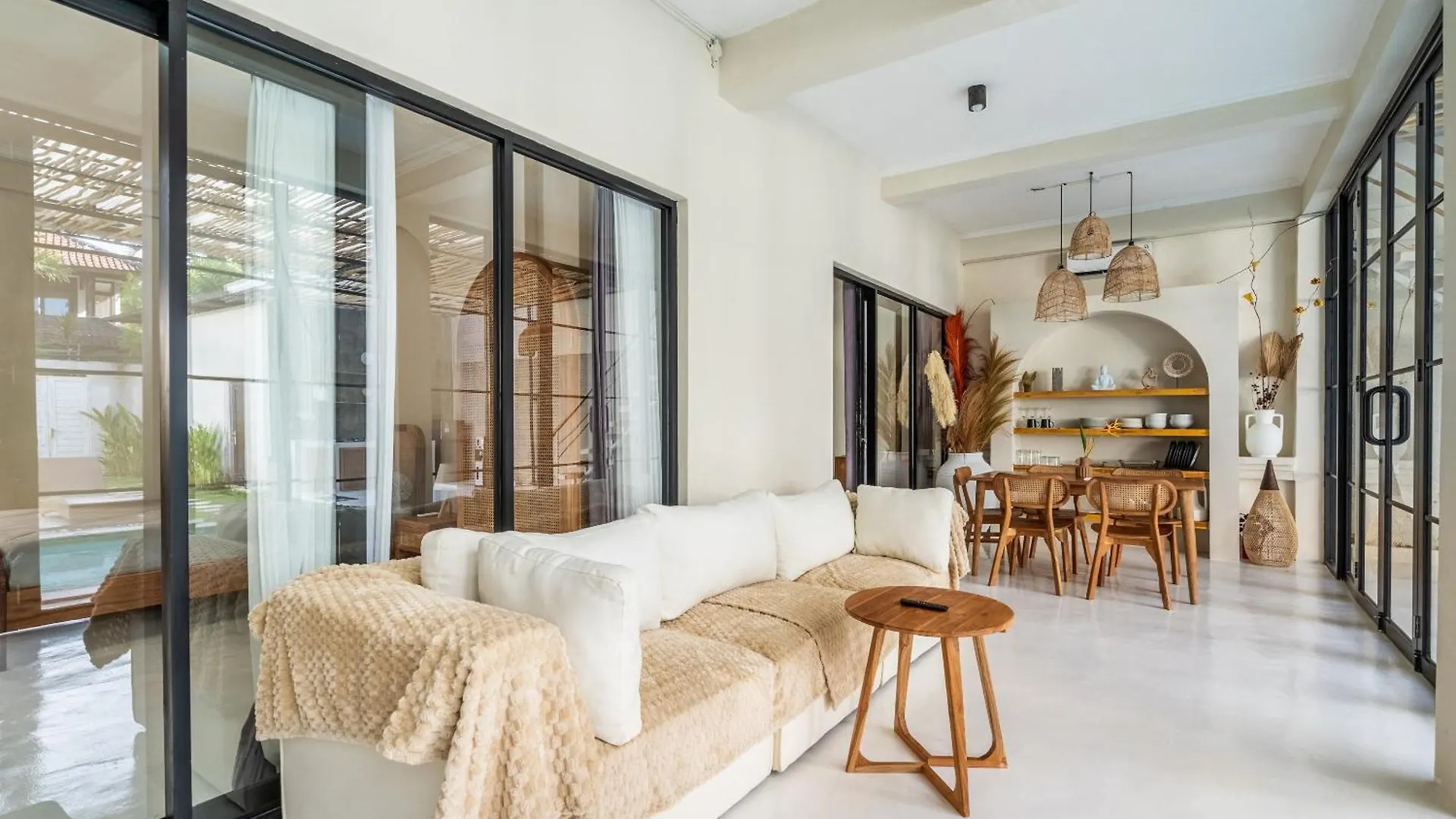 Villa Apollo - 4Br Private Villa In Seminyak 0*, سمينياك