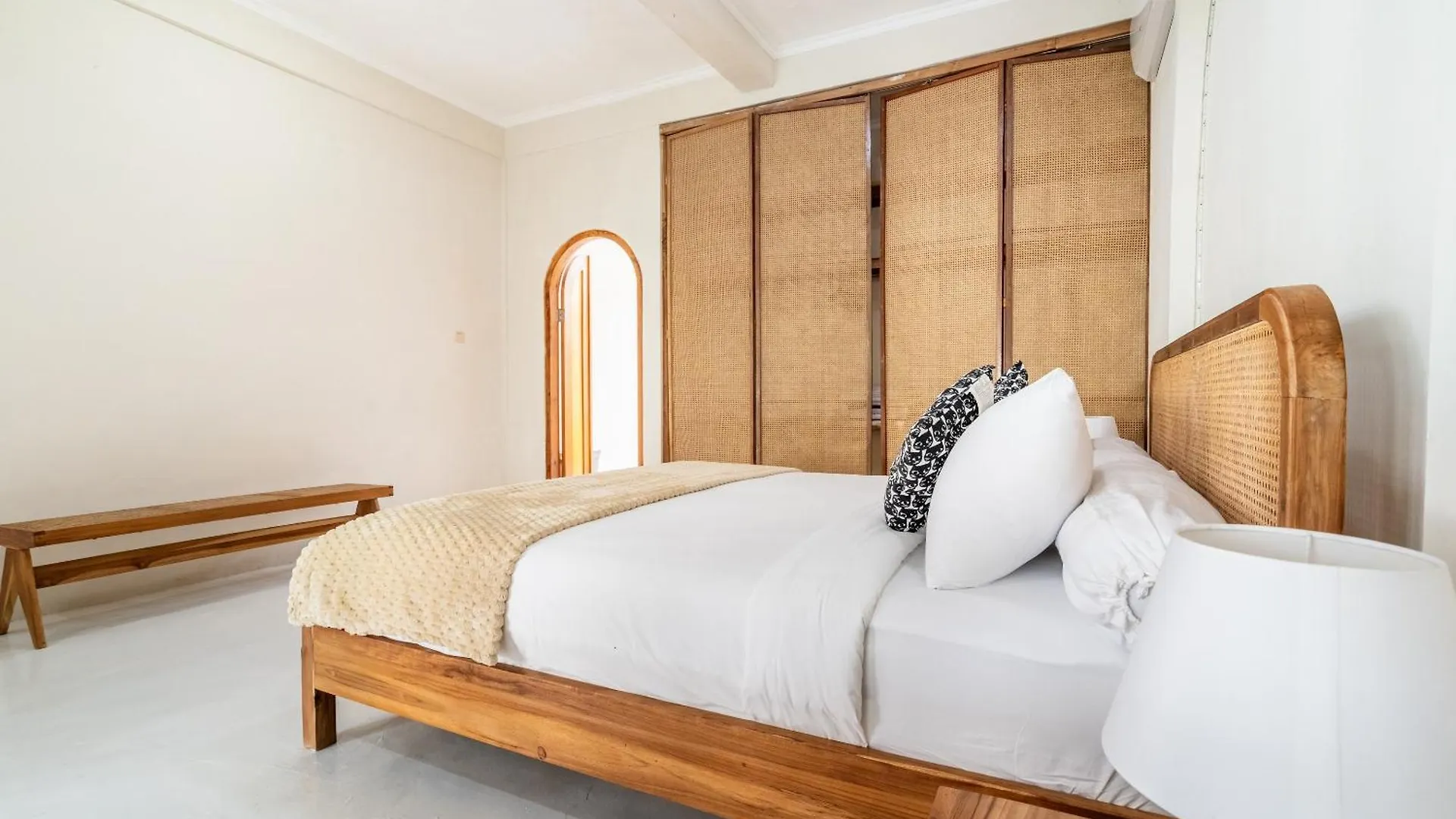 Villa Apollo - 4Br Private Villa In Seminyak سمينياك
